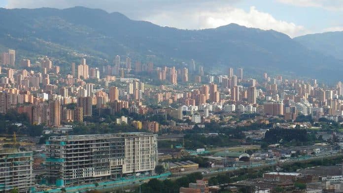 Pasaje de bus en Medellín en 2024