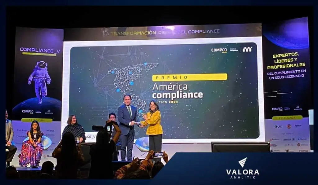 Gobernación de Antioquia lidera en transparencia: Ganador del Premio América Compliance 2023 Gobernación de Antioquia recibe Premio América Compliance 2023.