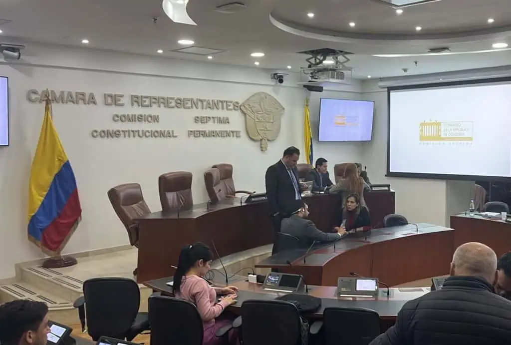 Ahora | Reforma a la salud: levantan sesión en el Congreso por falta de quórum Reforma a la salud se debate por sexto día.