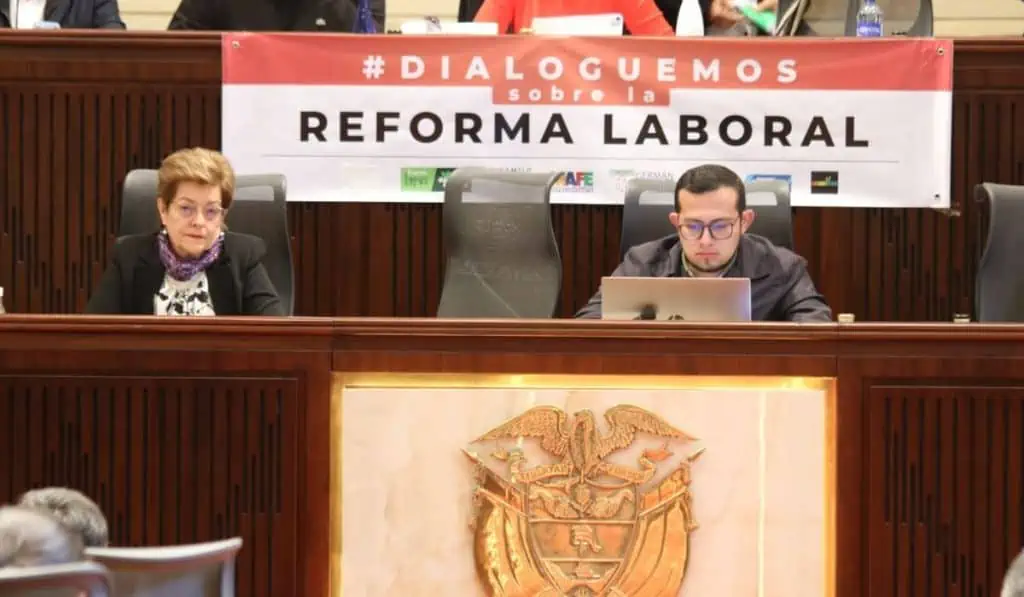 Reforma laboral: liberales, verdes y un conservador le dieron primer salvavidas al proyecto Esta es la nueva reforma laboral.