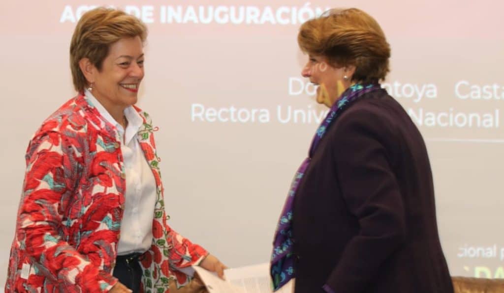 Gloria Inés Ramírez, ministra de Trabajo, explica el trámite en el Congreso de la República