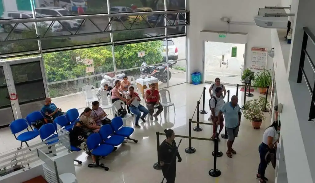 ¿Cómo serán los horarios de atención de los bancos en Colombia durante temporada de fin de año? cédula en colombia