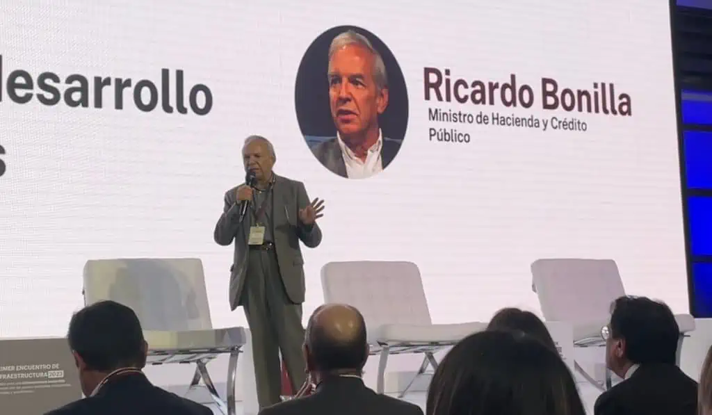 Ministro de Hacienda Colombia: “Seguiremos vendiendo petróleo y carbón por 10 o 15 años” Ricardo Bonilla habla en un evento de la Financiera de Desarrollo Nacional, en Bogotá