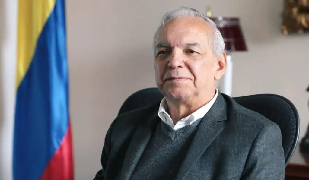 Colombia colocó cerca de $1 billón en TES verdes con tasas del 10 % Ricardo Bonilla, ministro de Hacienda.