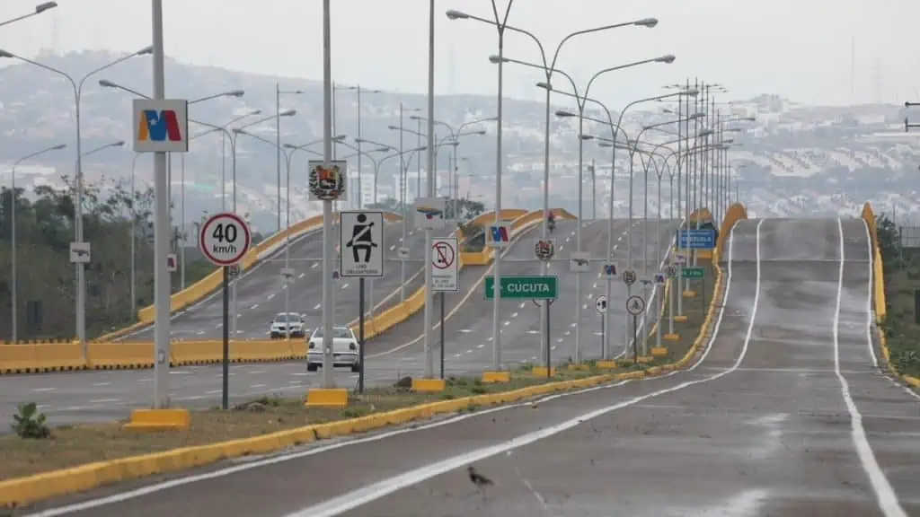 Gobierno Petro entrega anuncio clave sobre el SOAT en Colombia SOAT en Colombia cambia en casos de frontera