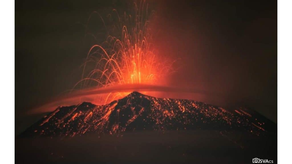 Explosión del volcán Popocatépetl en México en la madrugada del 20 de mayo de 2023