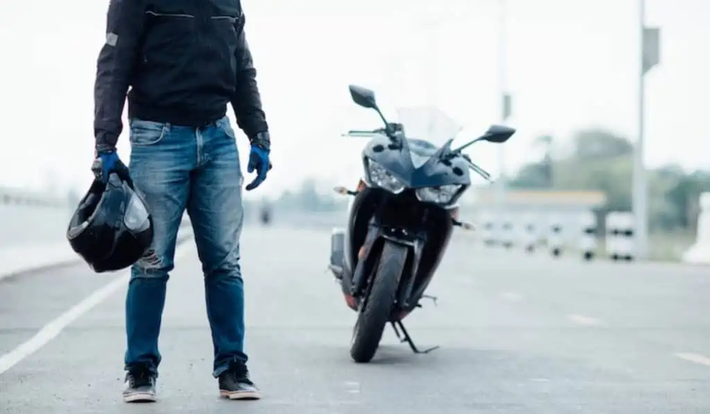 Multa de más de $700.000 para motociclistas en Colombia que no usen esta prenda: Así funciona la norma Motociclistas en Colombia