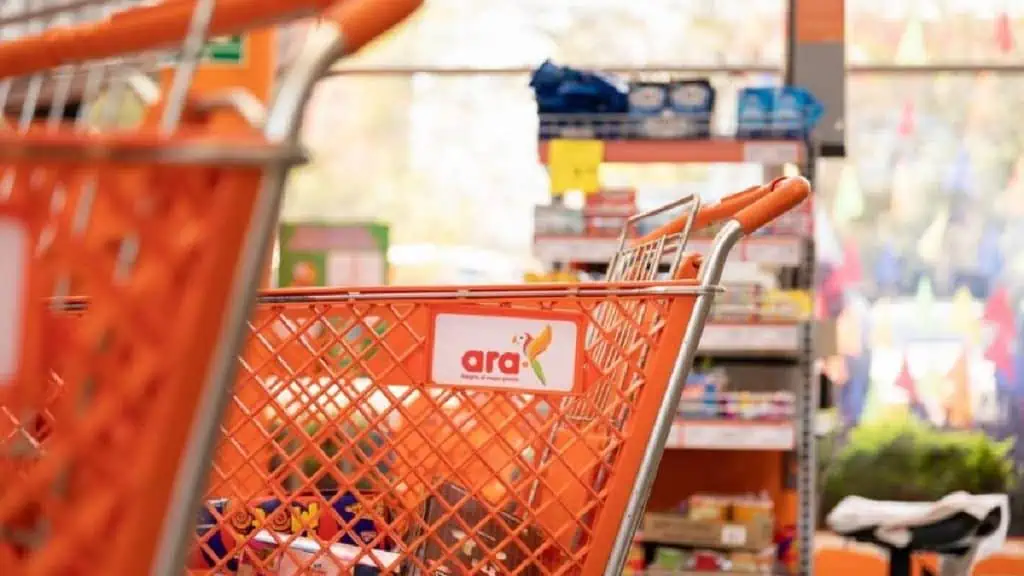 Presidente colombiano pide a empresas sumarse a rebaja en alimentos como Tiendas Ara Tiendas Ara rebaja precios de alimentos
