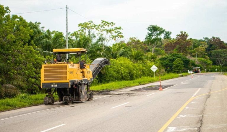 Obras en la Troncal Magdalena 2, antigua Ruta del Sol 2 en Colombia