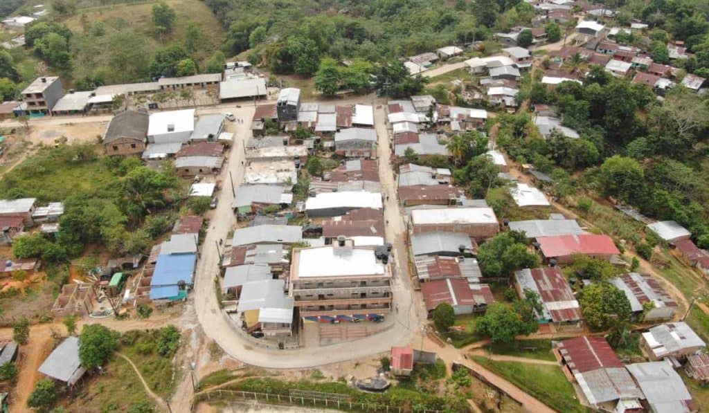 Vía Mining en la vereda Campo Alegre, en Segovia, Antioquia.