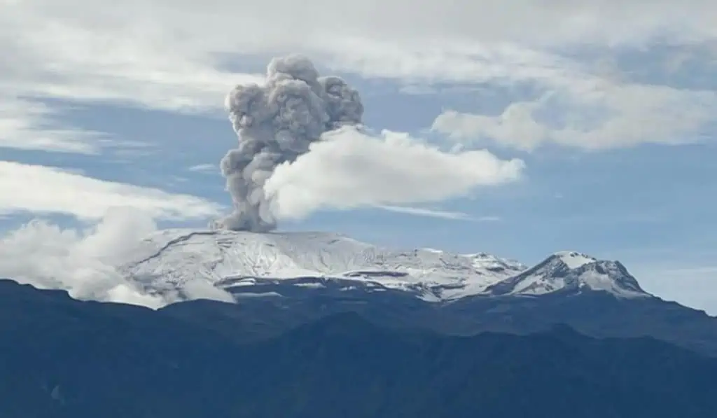 Volcán Nevado del Ruiz: continúa la actividad sísmica y se mantiene la alerta naranja Volcán Nevado del Ruiz