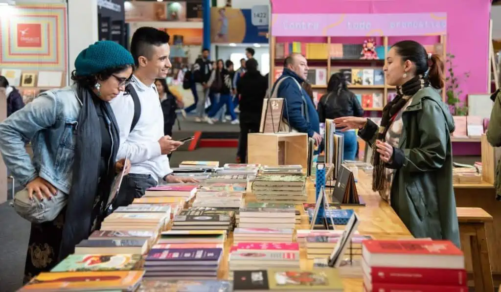 Venta de libros en Colombia creció en 2023 y se acercó al billón de pesos Feria del Libro de Bogotá 2023.