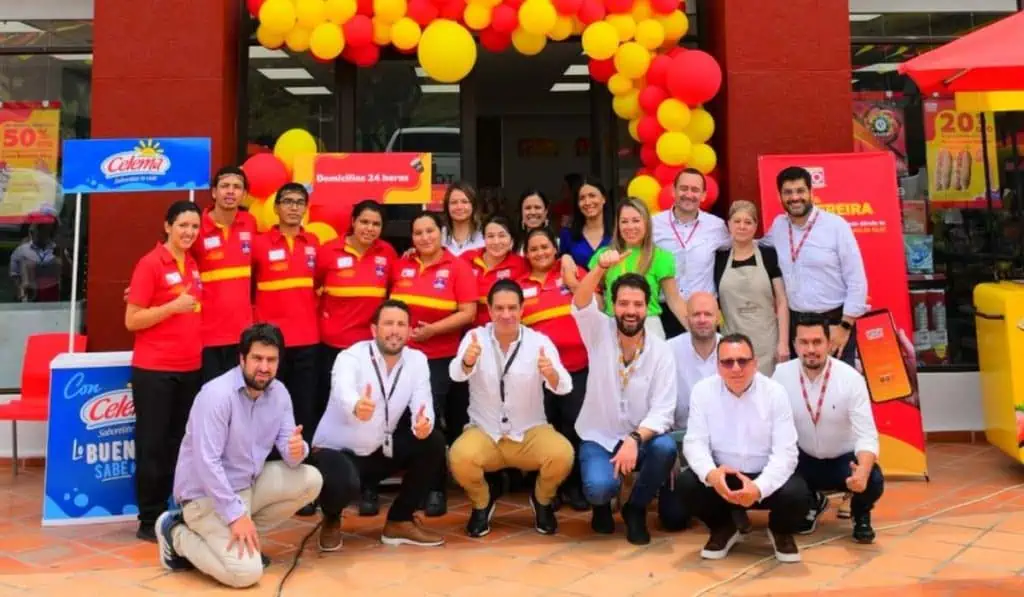 OXXO ha abierto 35 tiendas en Colombia en 2023 Tiendas OXXO en Colombia