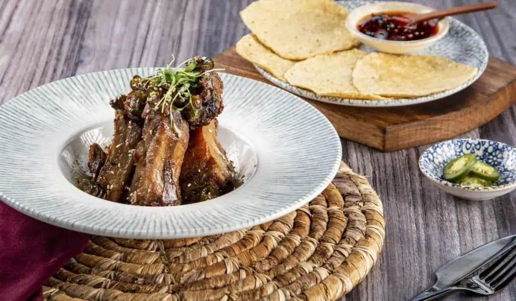 ¿Busca empleo en gastronomía? Estas vacantes le pueden sonar Restaurante-bar Vista Corona.