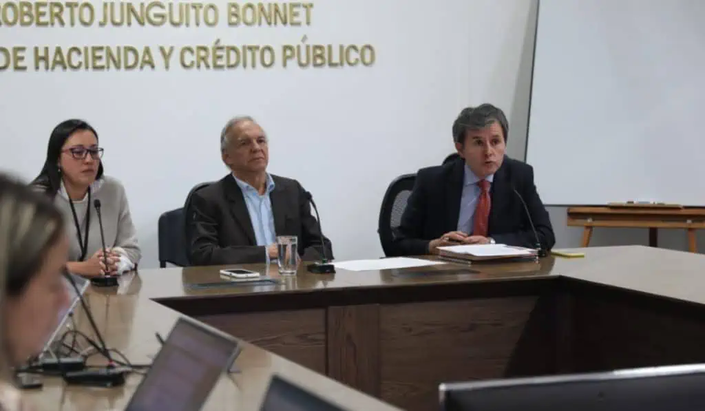 Ministro de Hacienda: Colombia tendrá mayor déficit fiscal frente al esperado: ¿por qué? Aumentará la proyección del déficit fiscal del Gobierno Petro. Foto: MinHacienda.