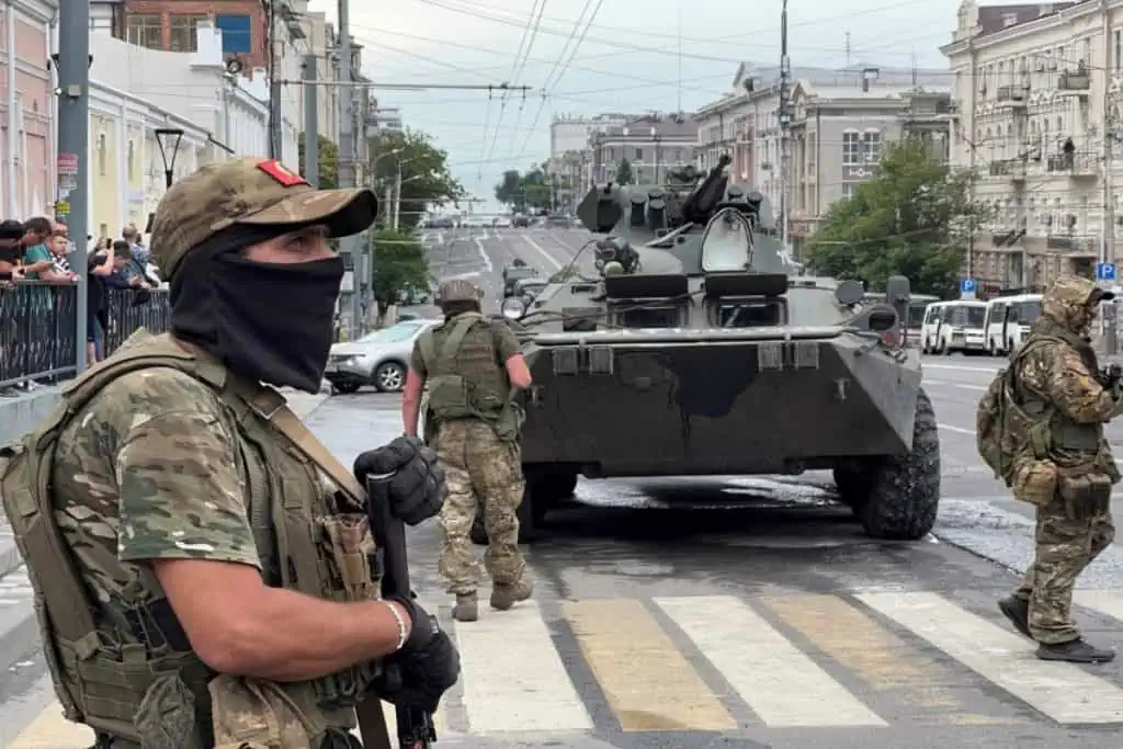 ¿Qué está pasando en Rusia y quién es el Grupo Wagner que le declara la pelea a Putin? Combatientes del grupo mercenario Wagner en Rostov, Rusia