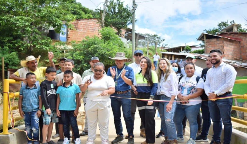 Aris Mining mejora la conectividad en municipios de Antioquia.