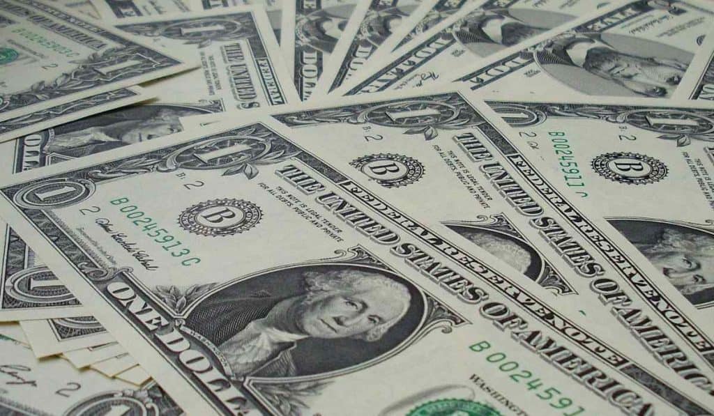 Dólar en Colombia cerró a la baja este lunes.