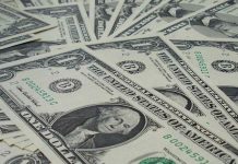 Dólar en Colombia cerró a la baja este lunes.