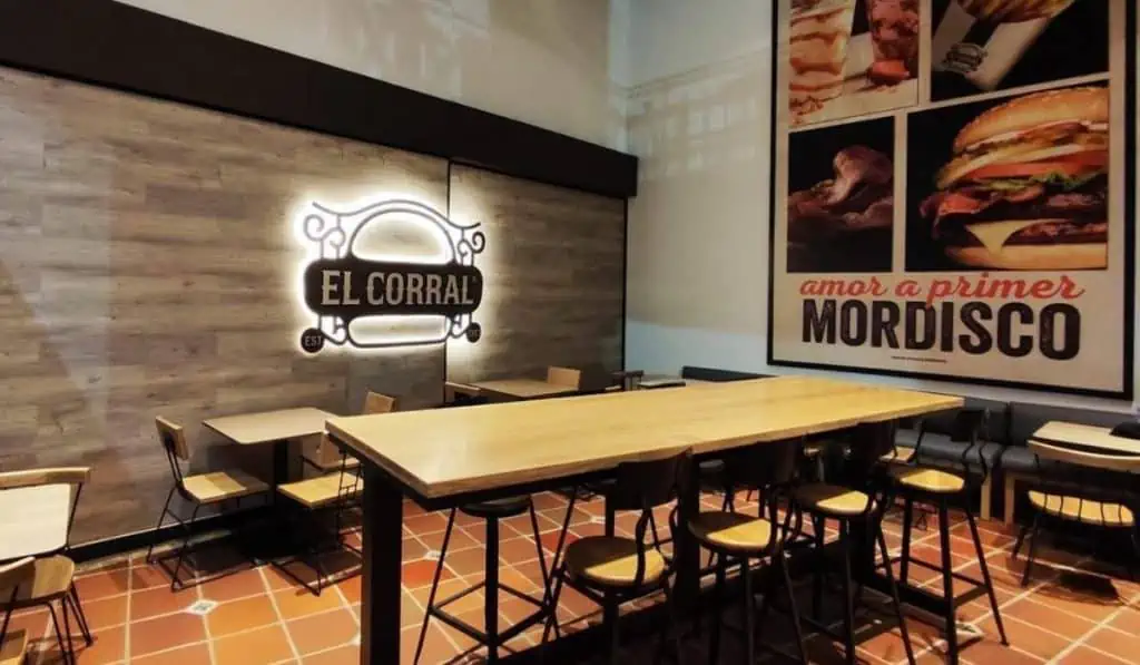 Estos son los restaurantes que más plata movieron en Colombia en 2022 Hamburguesas El Corral hace parte de Grupo Nutresa