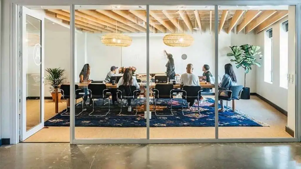 ¿Qué tan eficiente es la contratación temporal en empresas de Colombia? Empresas creativas de Colombia