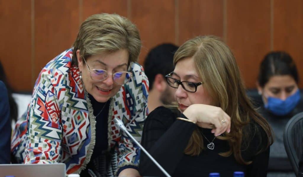 Gloria Ramírez, ministra de Trabajo, y Norma Hurtado, senadora del Partido de La U, en debate de reforma pensional