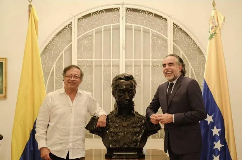 Fiscalía investigará campaña de Petro por posible financiación ilegal Gustavo Petro y Armando Benedetti están en malos términos, por lo que la campaña del presidente será investigada.