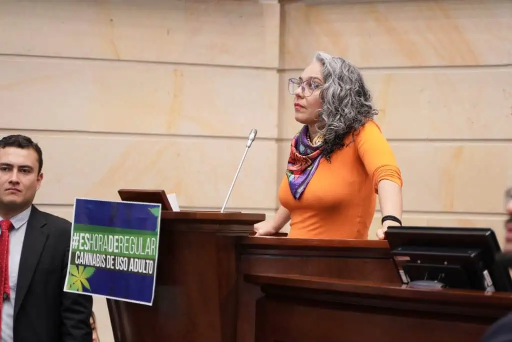 El Congreso tiene las horas contadas para regular consumo de cannabis recreativo en Colombia María José Pizarro, ponente de la iniciativa para la regulación de Cannabis de uso recreativo en Colombia