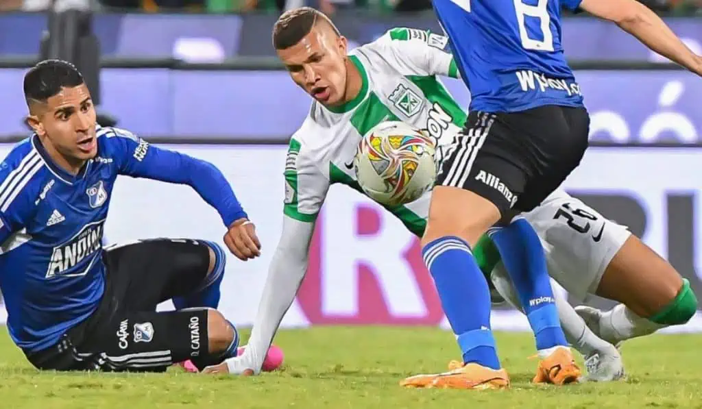Bogotá, Dimayor y Win Sports acuerdan proyectar final de fútbol en parque Simón Bolívar futbolistas en Colombia