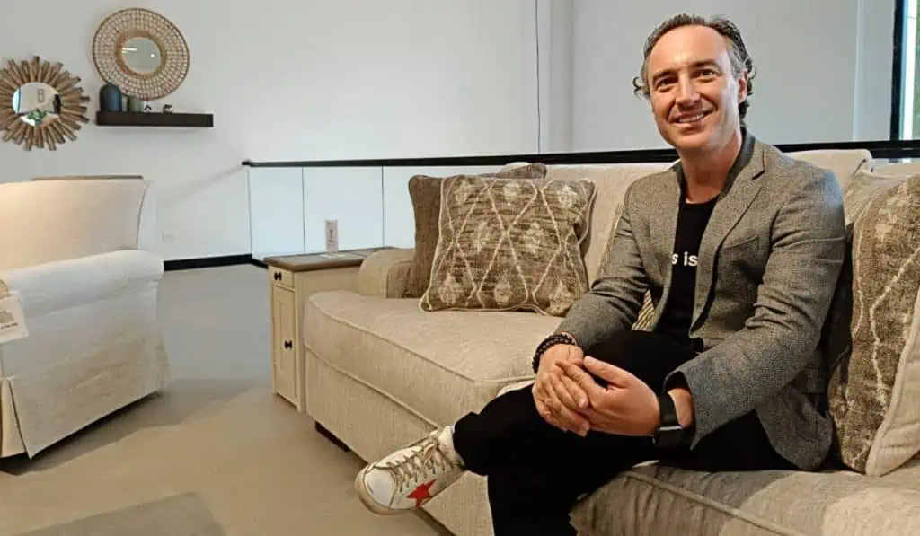 Ashley Furniture abre su primera tienda en Colombia; tendrá una inversión de U$10 millones en el país Pablo Sardi, gerente general de Ashley Furniture Colombia