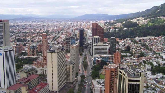 Imagen panorámica muestra una de las ciudades principales de Colombia