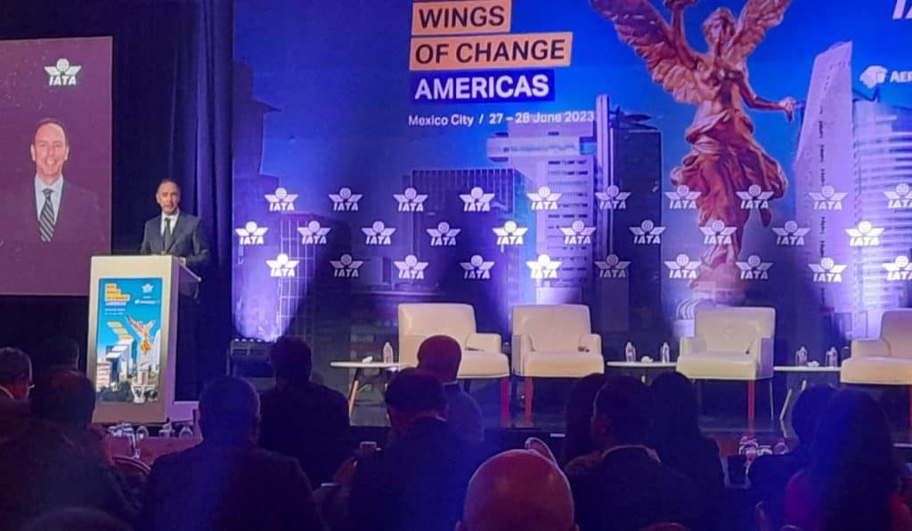 IATA entrega información acerca del comportamiento de los vuelos en Colombia.