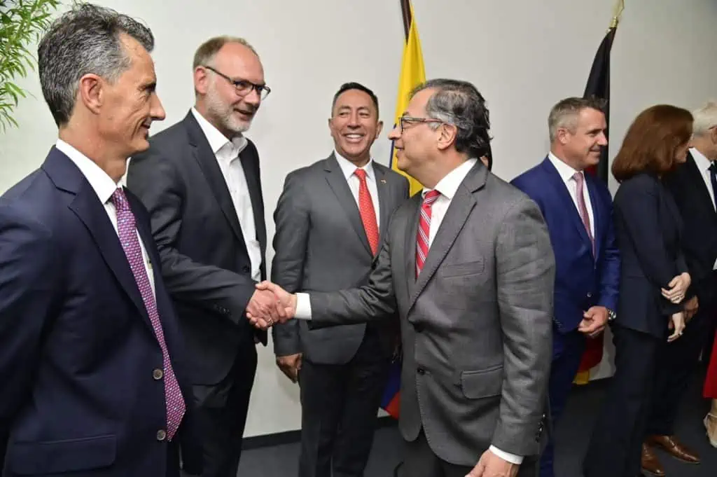 Hidrógeno verde: Petro lidera acuerdo con Alemania para impulsar producción y promover su exportación Petro llega a Alemania para firmar acuerdo de produccir hidrógeno verde en Colombia