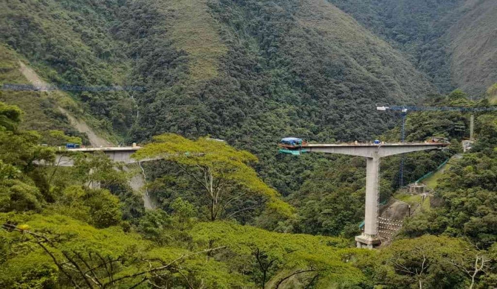 Puente Chirajara en la vía Bogotá - Villavicencio