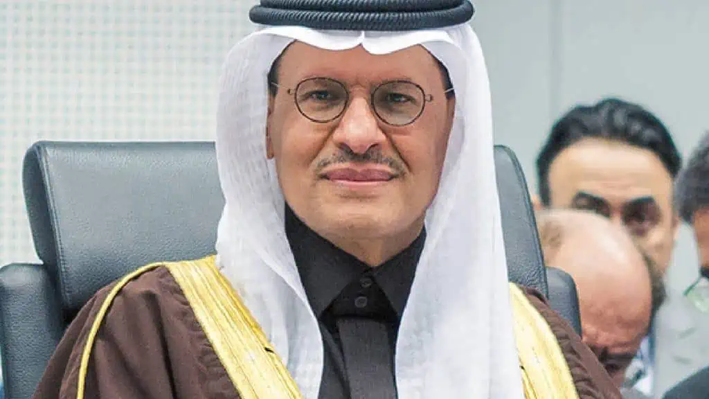 Arabia Saudí recortará producción de petróleo en un millón de barriles diarios El ministro de Energía saudí, Abdulaziz bin Salman, anunció la reducción de la producción de petróleo
