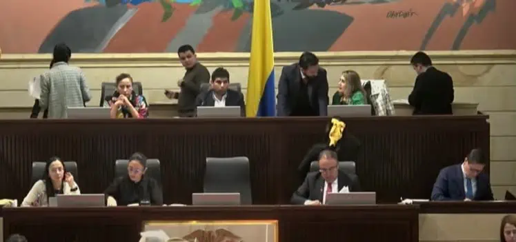 Reforma a la salud: se levanta la sesión tras retiro de partidos de oposición Reforma a la salud se levantó segundo debate.