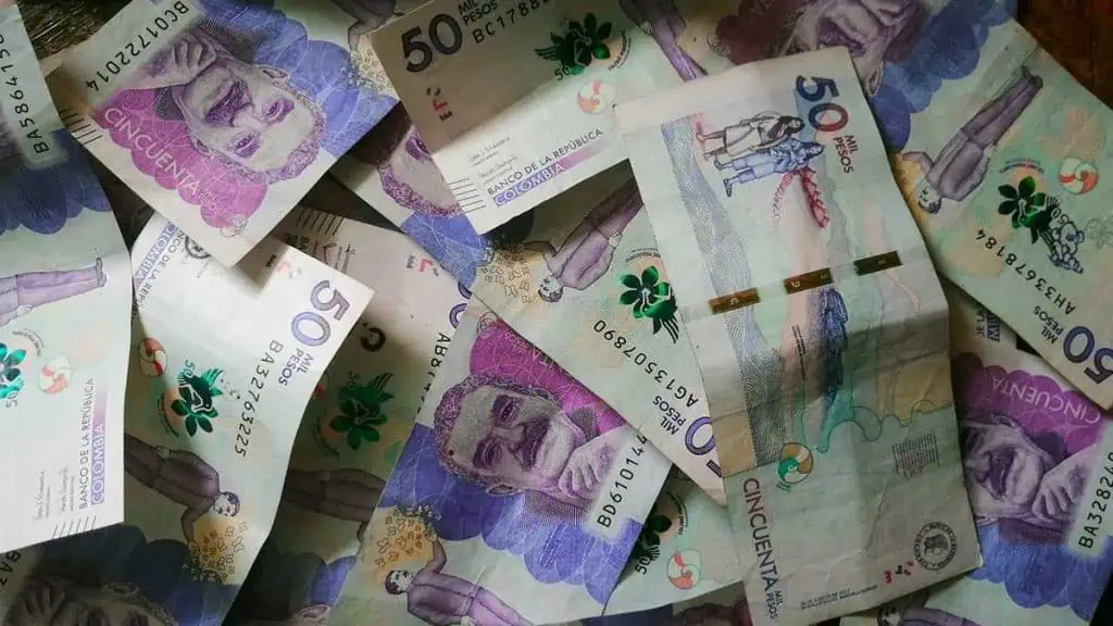 Así impacta el lento avance de las reformas de Petro a la revaluación del peso Subsidios en cajas de compensación familiar