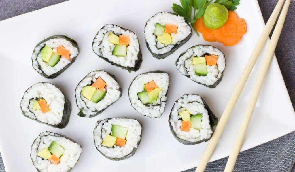 Pruebe probar diversos sushis con alimentos y sabores distintos. 
