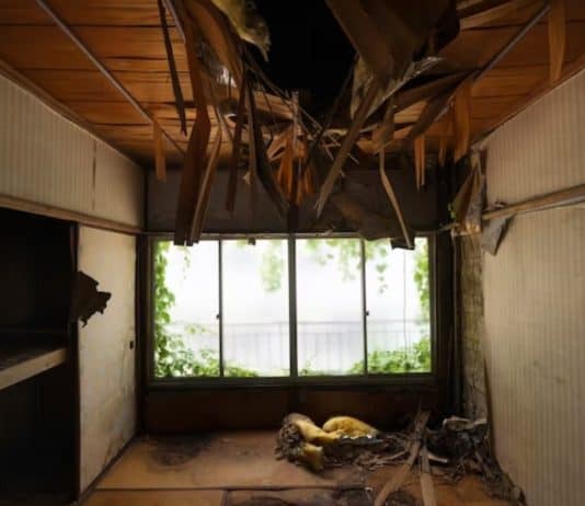 Casa dañada por temblor