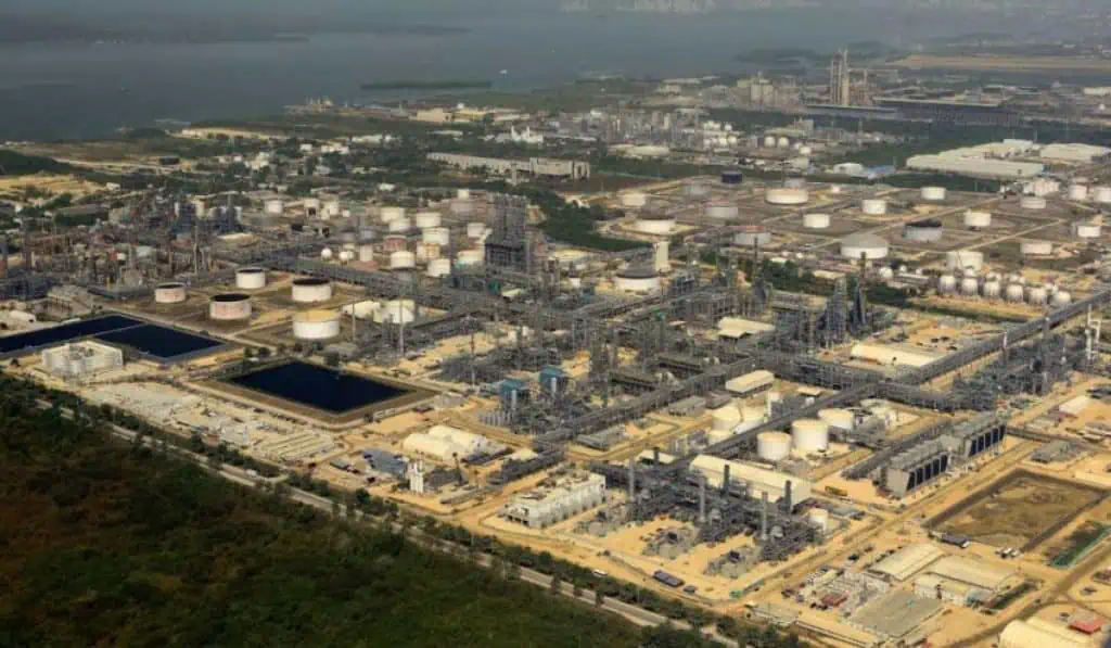 Así le pagarían a Reficar una millonaria deuda en sobrecostos de modernización CB&I se va a reorganización: no pagará parte del laudo con Refinería de Cartagena