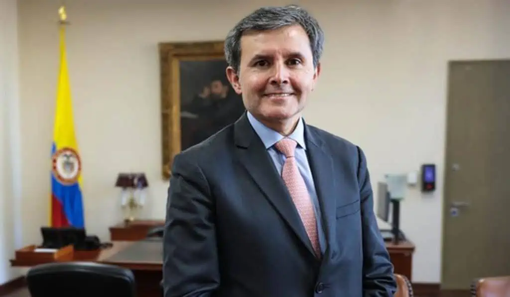 Colombia reabrió emisión de bonos internacionales por US$1.300 millones Director de Crédito Público, José Roberto Acosta.