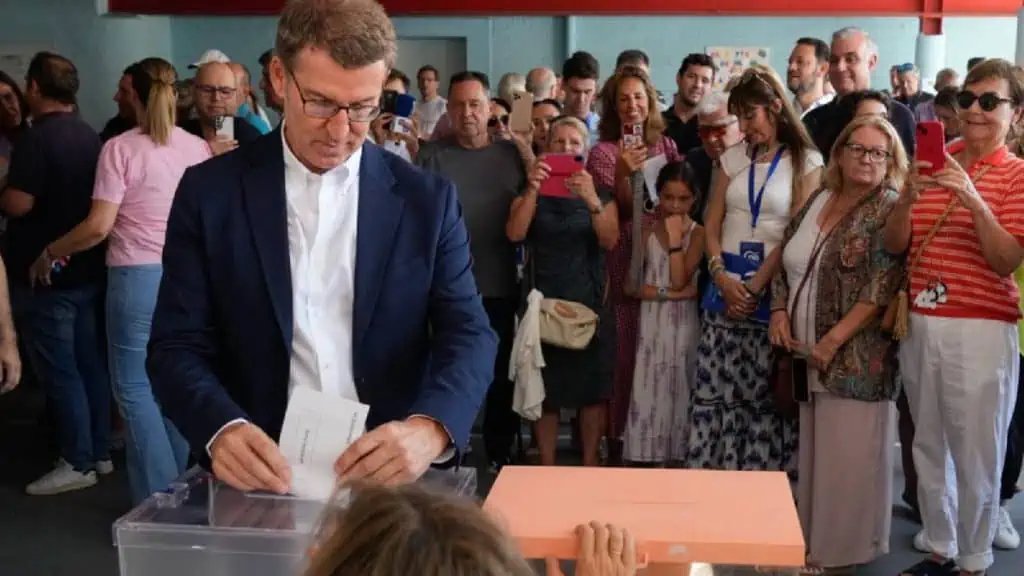 Aunque consigue más escaños, el Partido Popular no obtuvo mayoría absoluta en España Alberto Núñez Feijóo - Elecciones en España