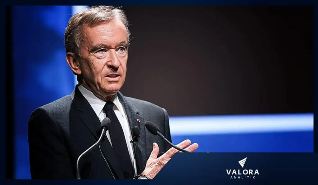 Los empresarios más ricos del mundo durante el primer semestre de 2023 Bernard Arnauld,cofundador, presidente y director ejecutivo de Louis Vuitton (LVMH).