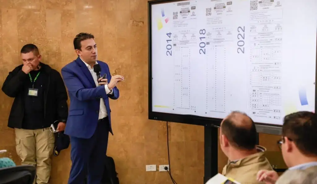 Elecciones 2023 en Colombia tendrán nuevo diseño de formularios Cambios en el formulario E-14, registrador Alexander Vega.