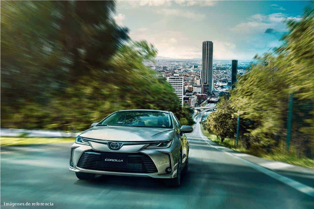 El Toyota Corolla Cross es el vehículo híbrido con mayor número de ventas a mayo de 2023. Imagen tomada de la página oficial de Toyota Colombia.