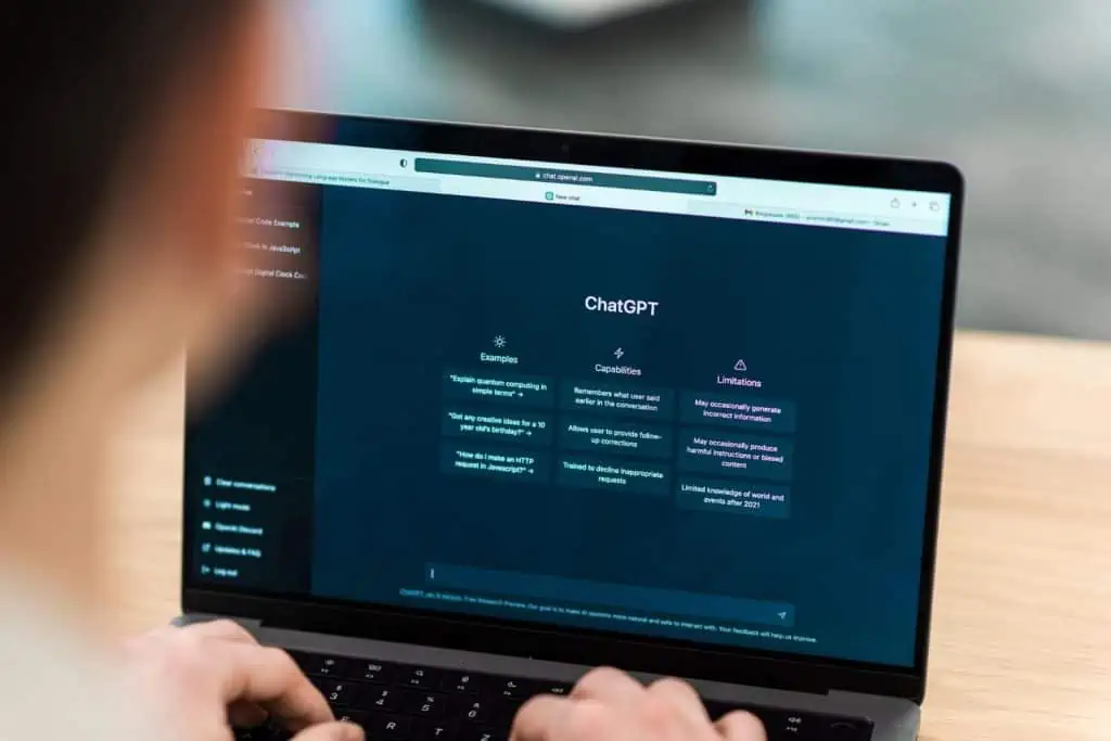 ChatGPT: riesgos y medidas que las empresas deben tener en cuenta ChatGPT