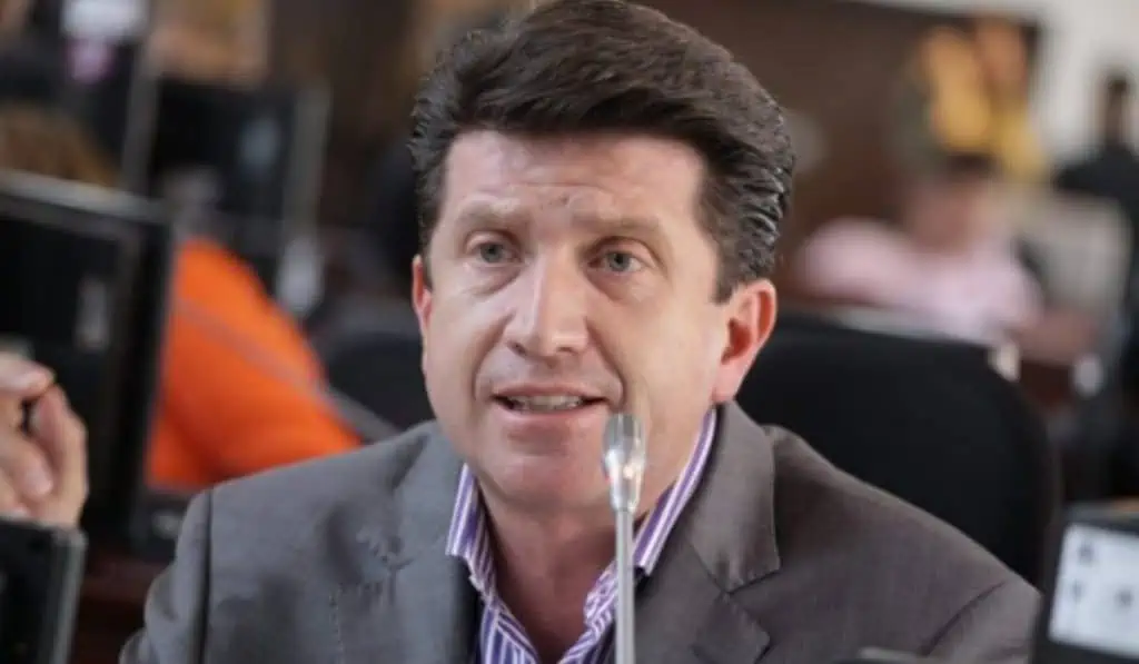 Esto proponen candidatos a la Alcaldía de Bogotá para acabar con ola de inseguridad Diego Molano, candidato a la Alcaldía de Bogotá, habla del pico y placa en Bogotá