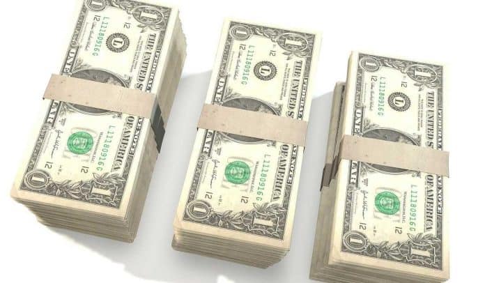 Dólar en Colombia (4) Dólar en Colombia se cotiza a la baja.