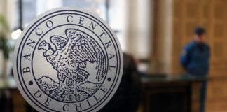 El Banco Central de Chile reduce tasas por primera vez desde octubre hasta el 10,25 %
