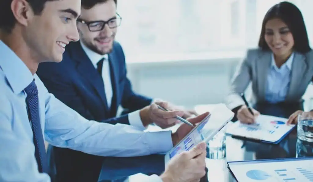 Startup crea Radar, el motor de búsqueda de datos más grande para empresas en Colombia Radar para recopilar datos de empresas